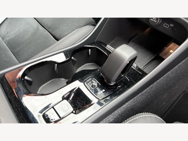 Used Volvo XC40 2024 for sale - 76295309: Photo 28