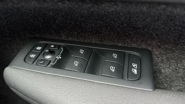 Used Volvo XC40 2024 for sale - 76295309: Photo 36