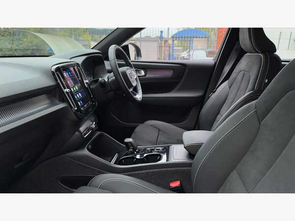 Used Volvo XC40 2024 for sale - 76295309: Photo 8