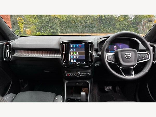 Used Volvo XC40 2024 for sale - 76295309: Photo 9
