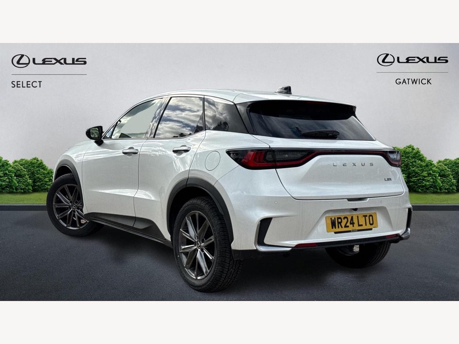 Used Lexus LBX 2024 for sale - 76388479: Photo 2