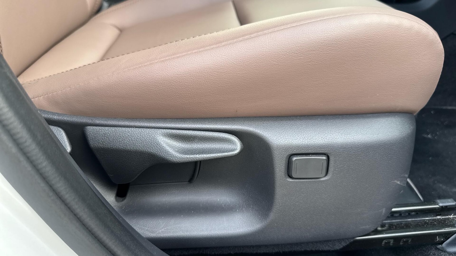 Used Lexus LBX 2024 for sale - 76388479: Photo 39