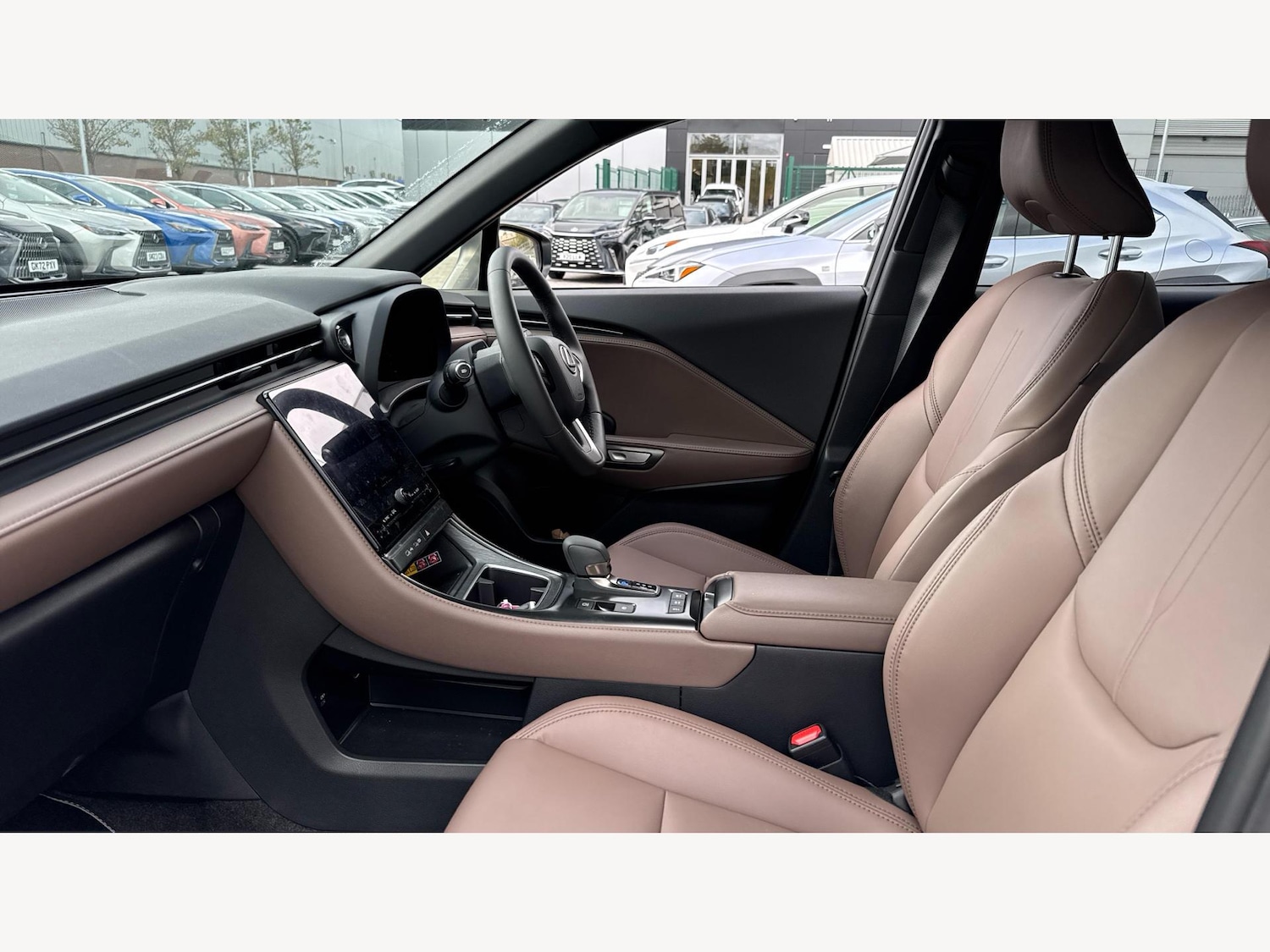 Used Lexus LBX 2024 for sale - 76388479: Photo 8