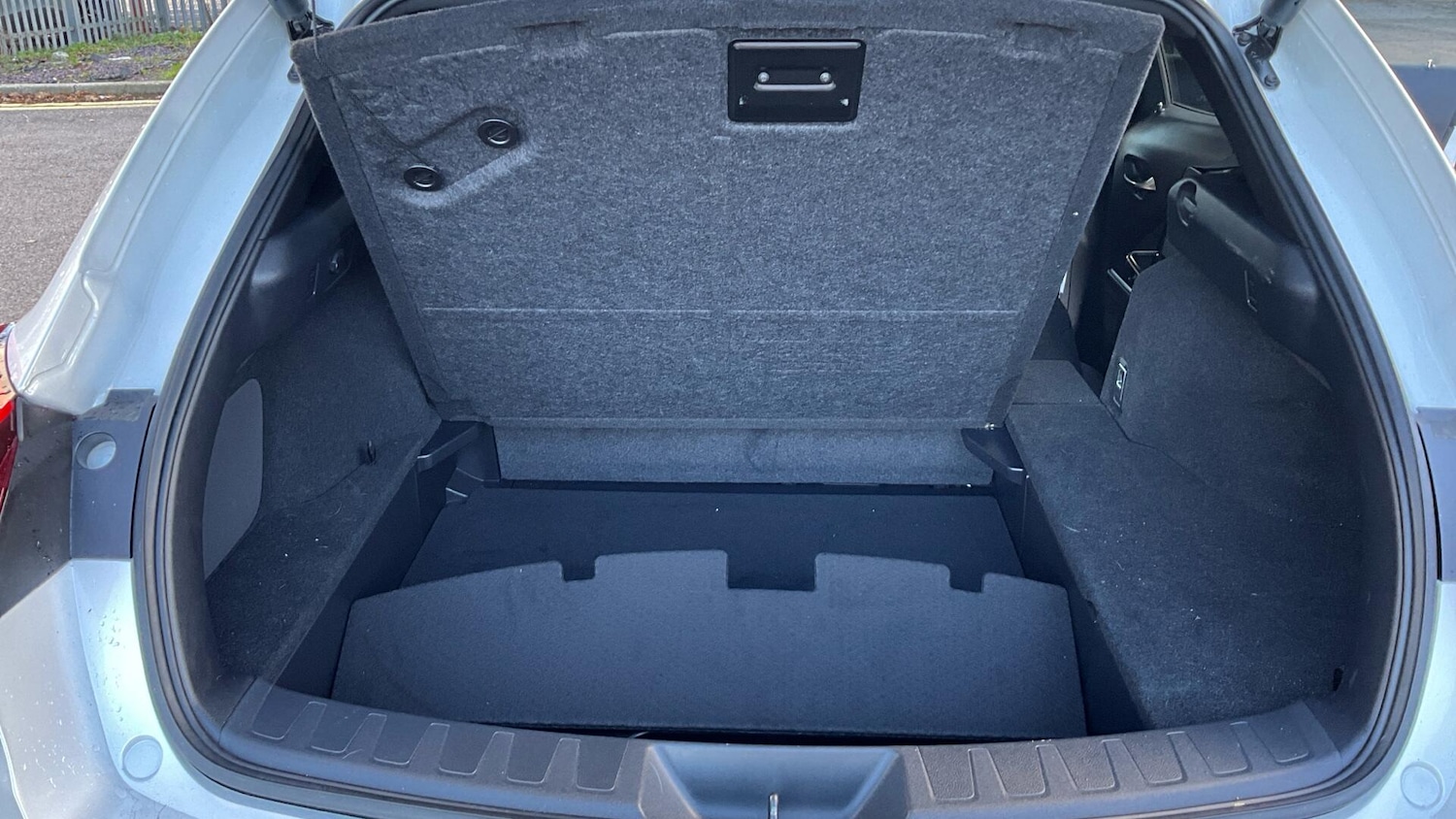 Used Lexus UX 2024 for sale - 76715404: Photo 41