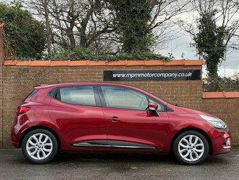 Used Renault Clio 2016 for sale - 76631686: Photo