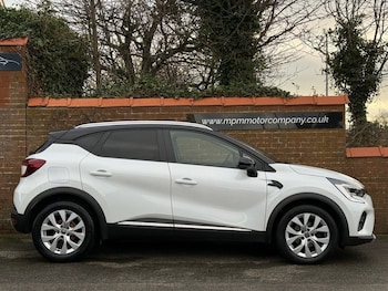 Used Renault Captur 2020 for sale - 77200286: Photo