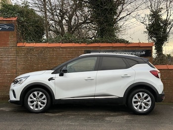 Used Renault Captur 2020 for sale - 77200286: Photo