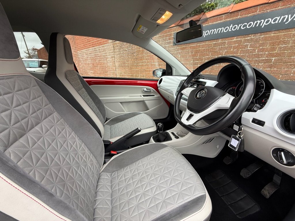 Used Volkswagen up! 2018 for sale - 76631937: Photo 9