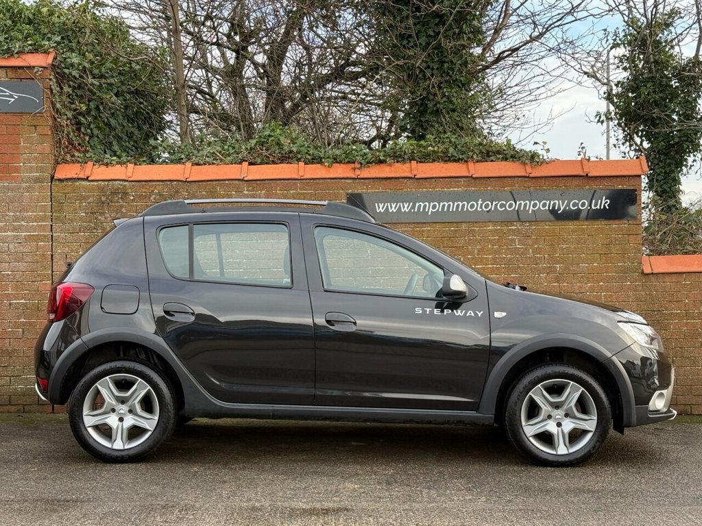Used Dacia Sandero Stepway 2018 for sale - 76821045: Photo 3