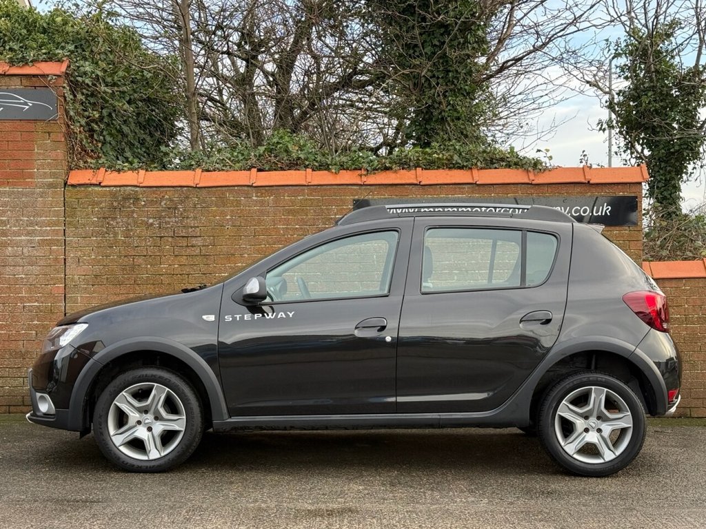Used Dacia Sandero Stepway 2018 for sale - 76821045: Photo 4