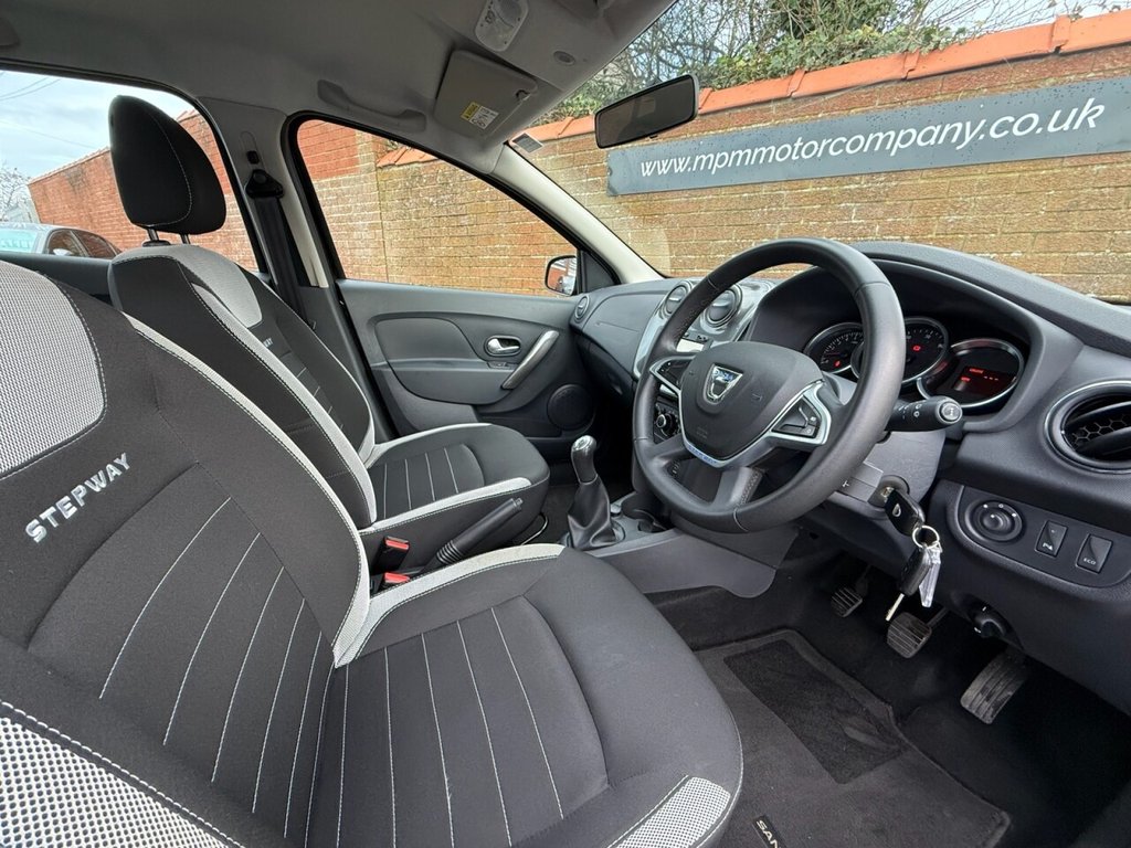 Used Dacia Sandero Stepway 2018 for sale - 76821045: Photo 9