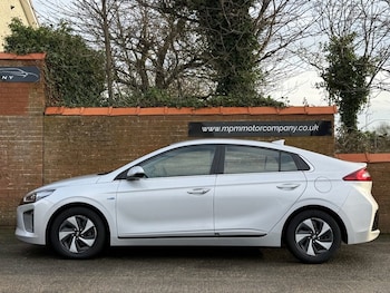 Used Hyundai IONIQ 2018 for sale - 76910105: Photo