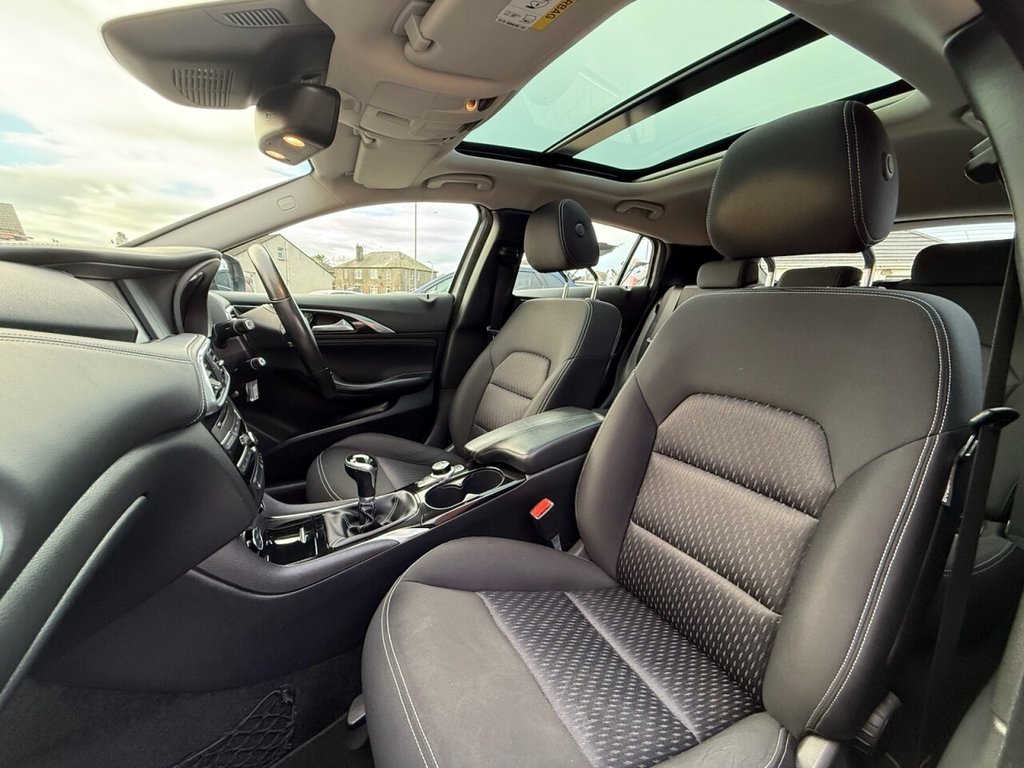 Used Infiniti Q30 2017 for sale - 76631687: Photo 13