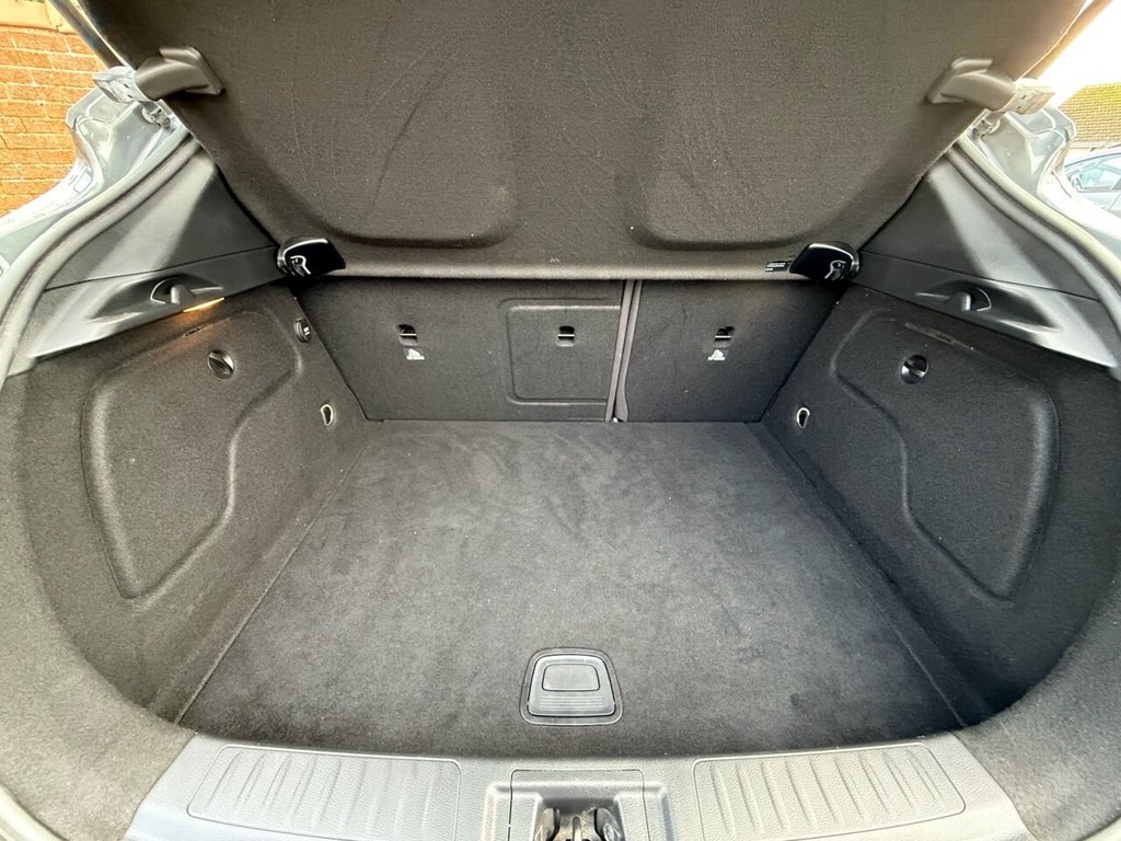 Used Infiniti Q30 2017 for sale - 76631687: Photo 15