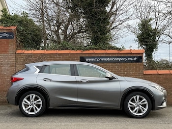 Used Infiniti Q30 2017 for sale - 76631687: Photo