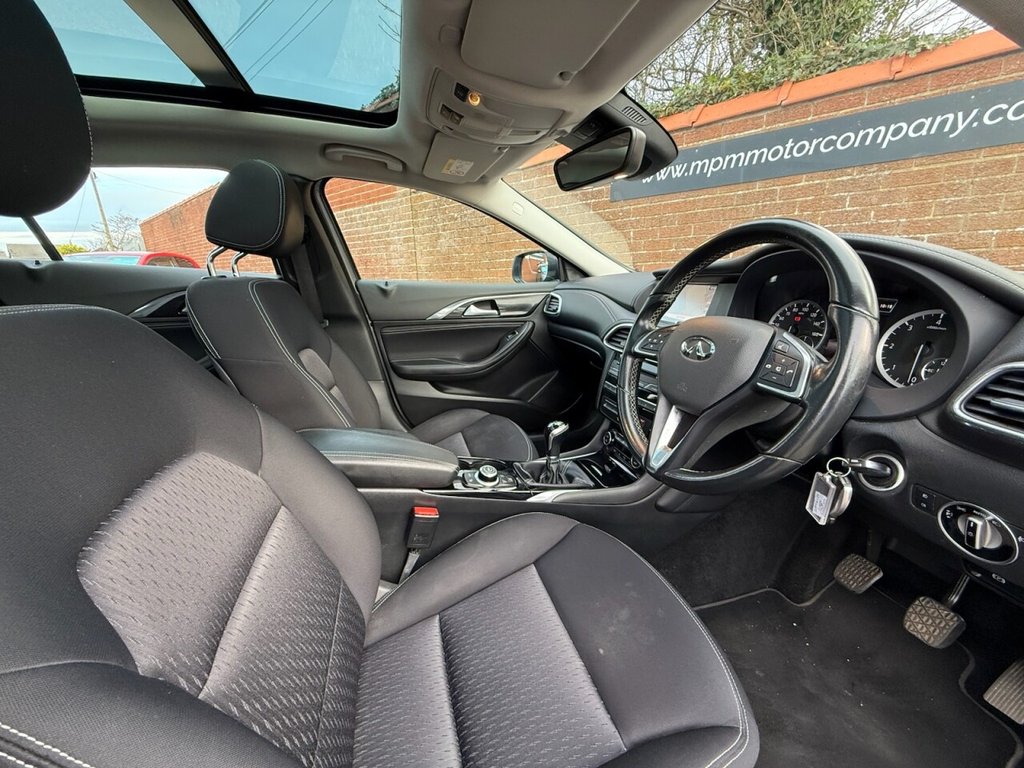 Used Infiniti Q30 2017 for sale - 76631687: Photo 9