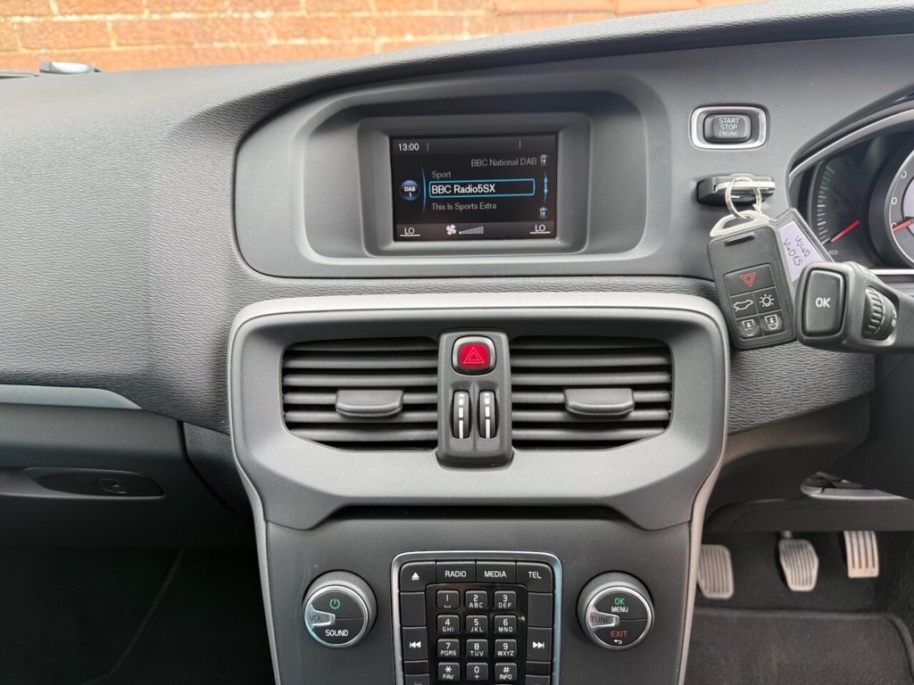 Used Volvo V40 2015 for sale - 78199941: Photo 11