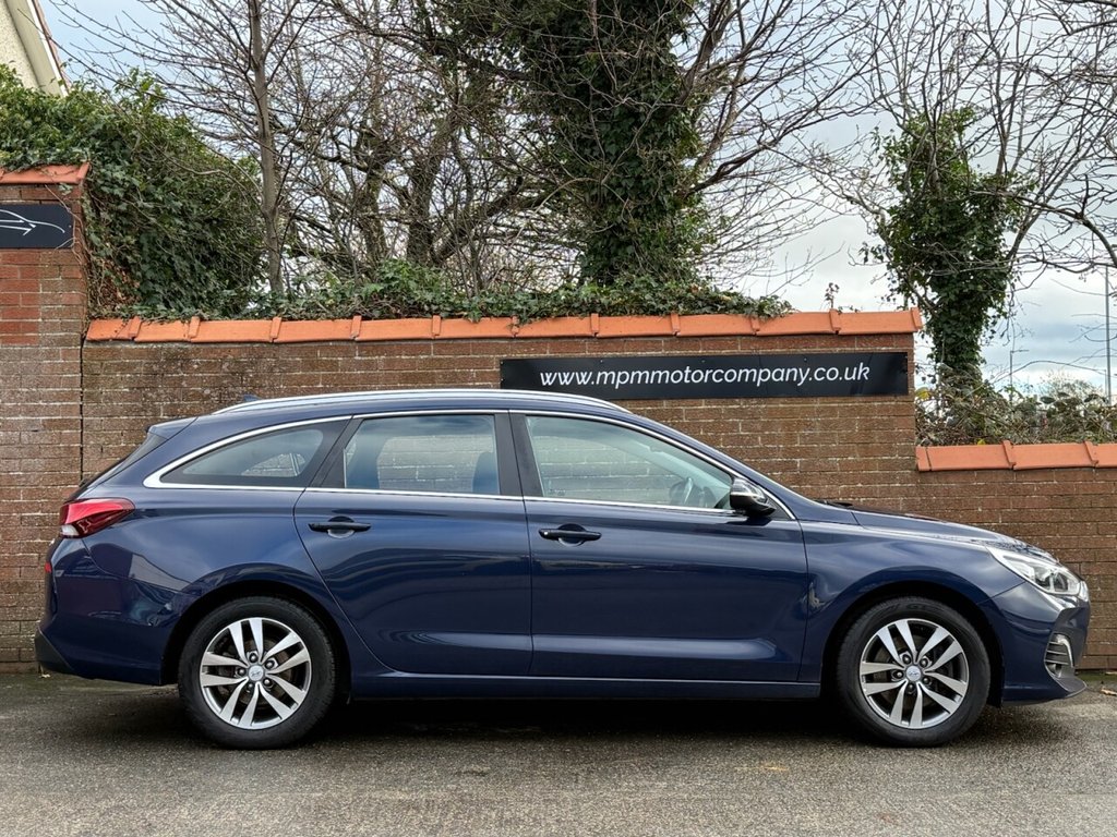 Used Hyundai i30 2018 for sale - 76631751: Photo 3