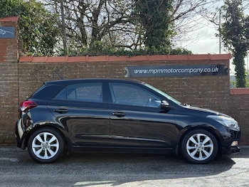 Used Hyundai i20 2016 for sale - 77967318: Photo