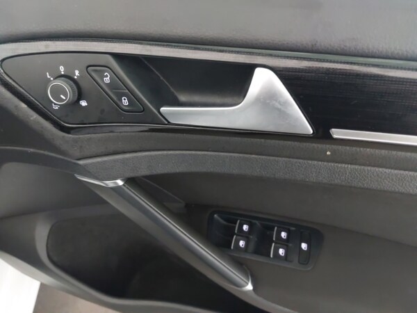 Used Volkswagen Golf 2018 for sale - 76213062: Photo 19