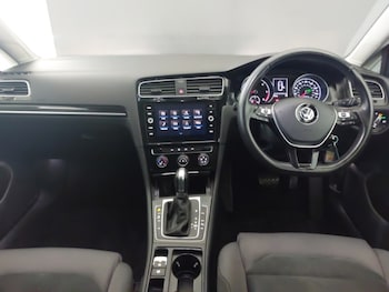 Used Volkswagen Golf 2018 for sale - 76213062: Photo 2