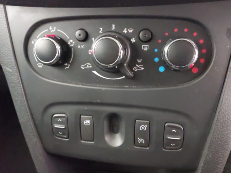 Used Dacia Sandero Stepway 2015 for sale - 77329601: Photo 15