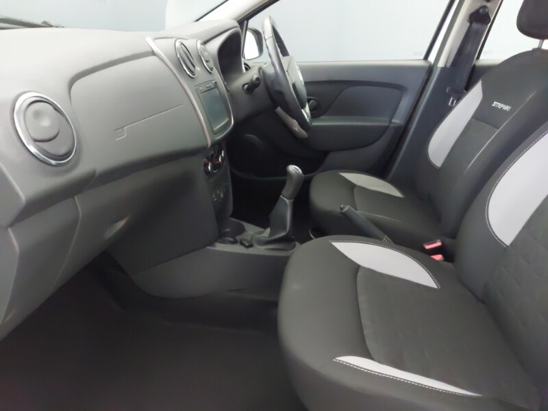 Used Dacia Sandero Stepway 2015 for sale - 77329601: Photo 5