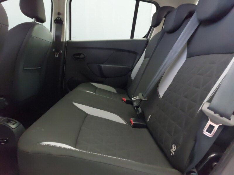 Used Dacia Sandero Stepway 2015 for sale - 77329601: Photo 6