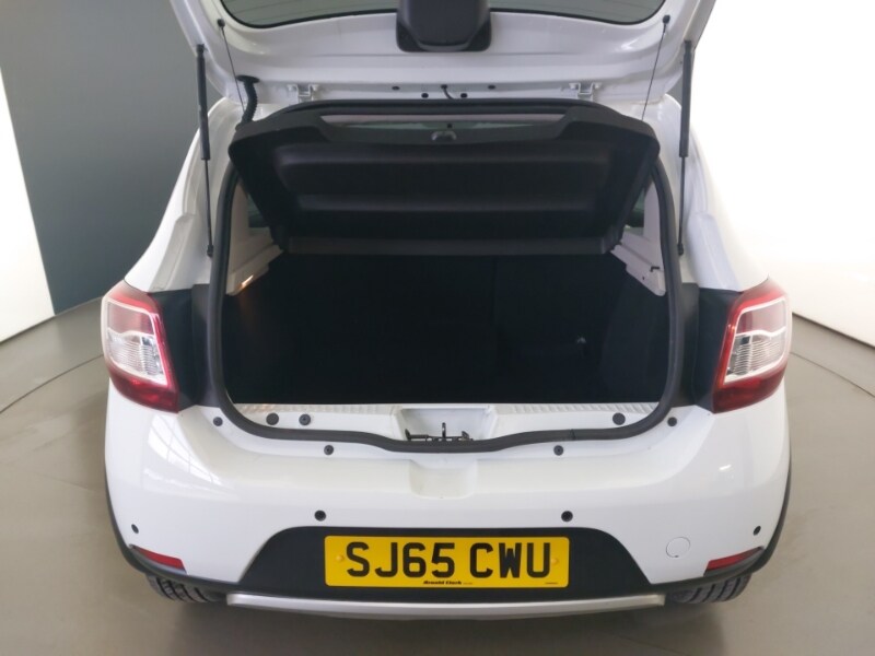 Used Dacia Sandero Stepway 2015 for sale - 77329601: Photo 8