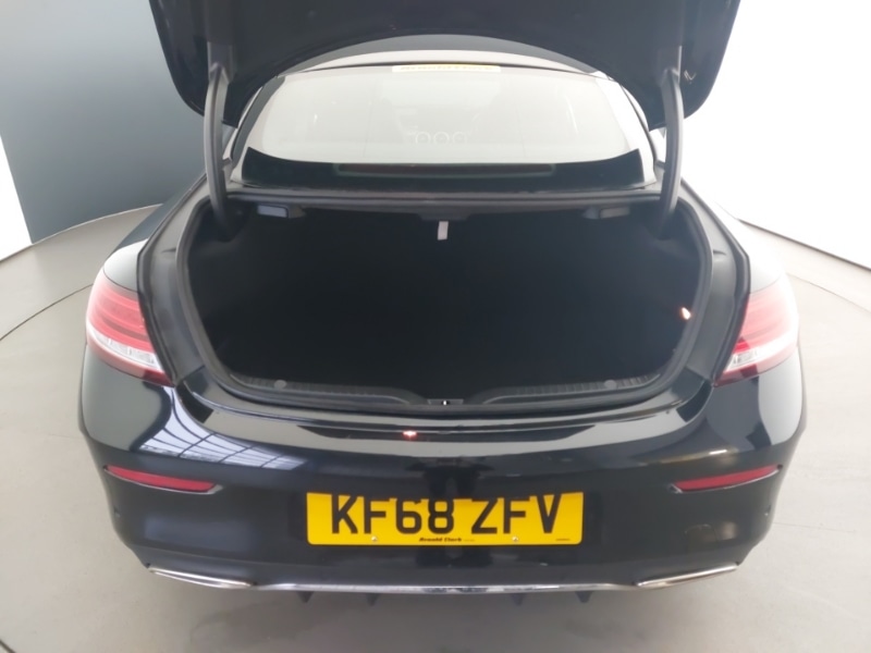 Used Mercedes-Benz C Class 2019 for sale - 76602303: Photo 8