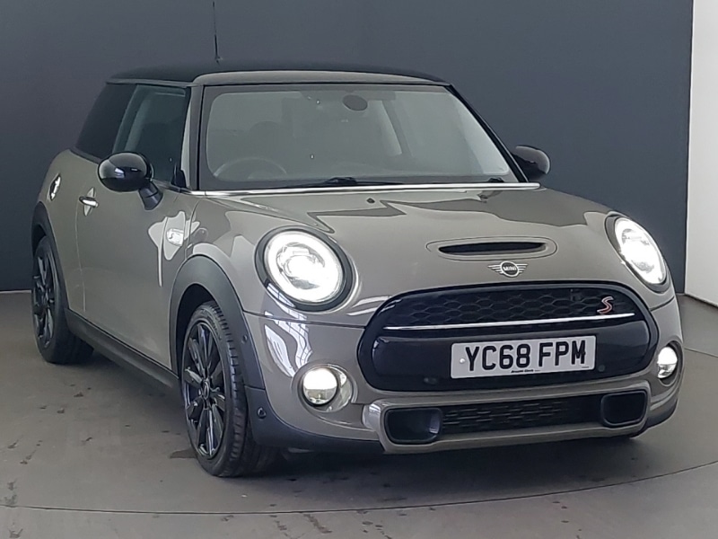 Used MINI Hatch 2019 for sale - 76932385: Photo 1