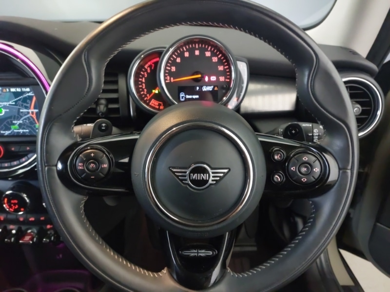 Used MINI Hatch 2019 for sale - 76932385: Photo 11