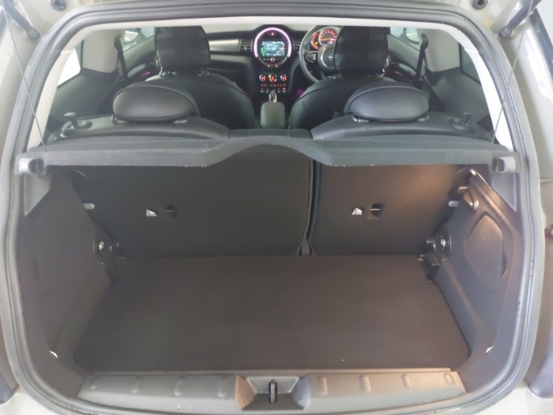 Used MINI Hatch 2019 for sale - 76932385: Photo 8