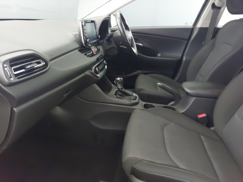 Used Hyundai i30 2022 for sale - 77987707: Photo 5