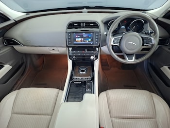 Used Jaguar XE 2018 for sale - 79364133: Photo