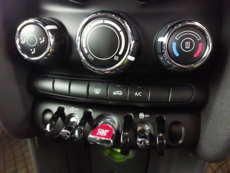 Used MINI Hatch 2019 for sale - 77933177: Photo 17