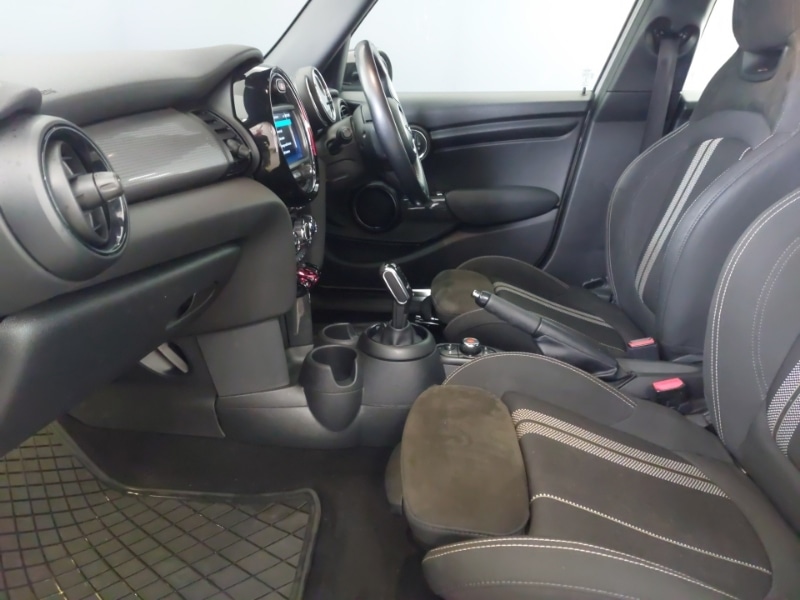 Used MINI Hatch 2019 for sale - 77933177: Photo 5