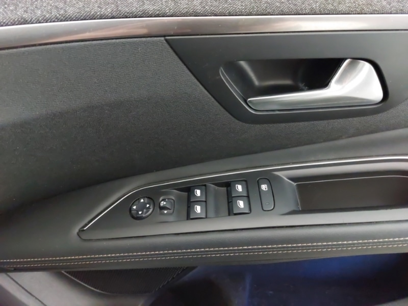Used Peugeot 3008 2018 for sale - 77066014: Photo 19