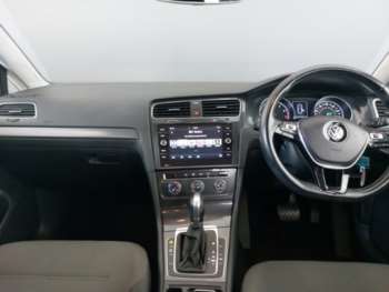 Used Volkswagen Golf 2018 for sale - 74749988: Photo