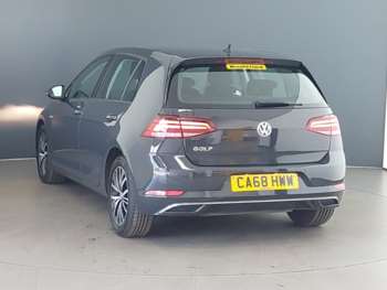 Used Volkswagen Golf 2018 for sale - 74749988: Photo