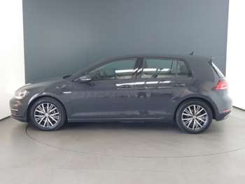 Used Volkswagen Golf 2018 for sale - 74749988: Photo