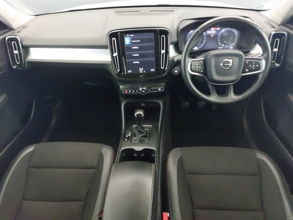 Used Volvo XC40 2018 for sale - 76188237: Photo 2