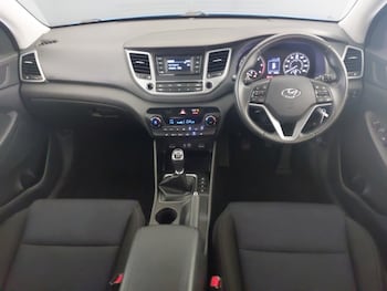 Used Hyundai TUCSON 2017 for sale - 76233350: Photo 2