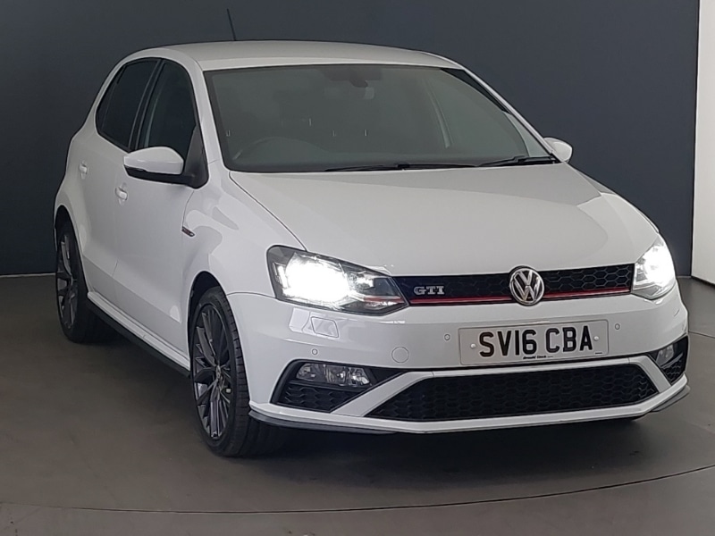 Used Volkswagen Polo 2016 for sale - 76309219: Photo 1
