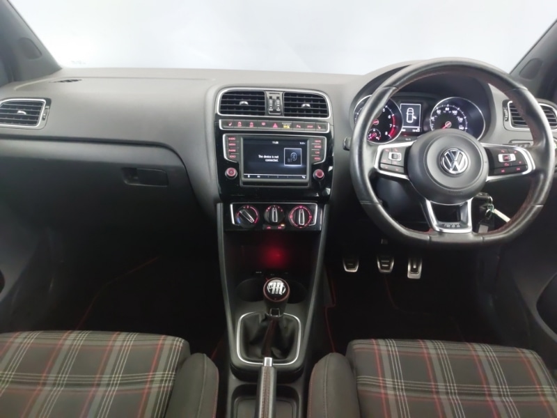 Used Volkswagen Polo 2016 for sale - 76309219: Photo 2
