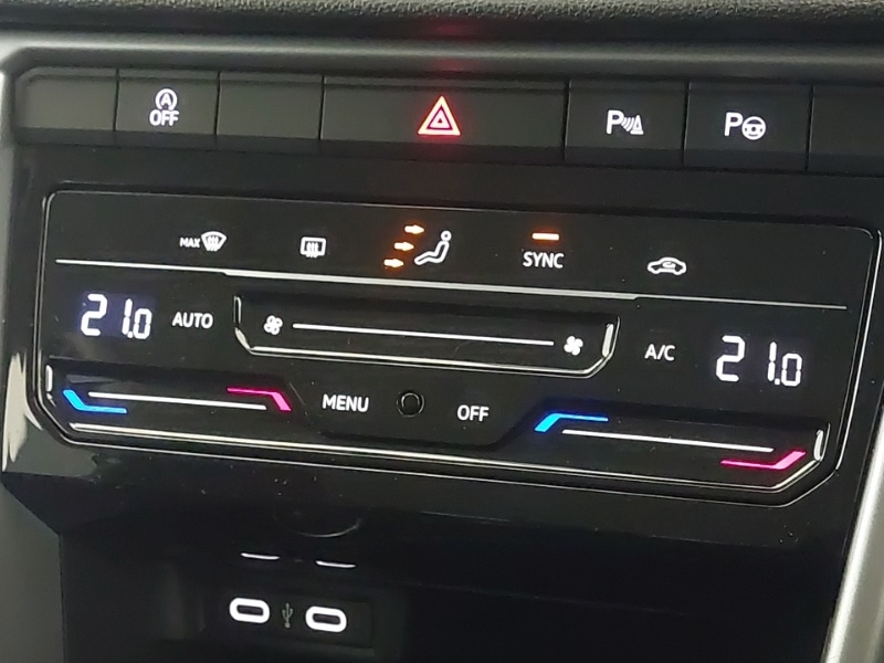 Used Volkswagen T-Roc 2024 for sale - 77536477: Photo 16