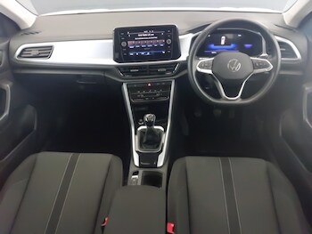 Used Volkswagen T-Roc 2024 for sale - 77536477: Photo