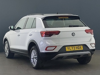 Used Volkswagen T-Roc 2024 for sale - 77536477: Photo