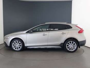 Used Volvo V40 2017 for sale - 75223634: Photo