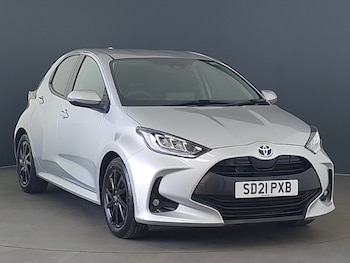 Used Toyota Yaris 2021 for sale - 77873779: Photo